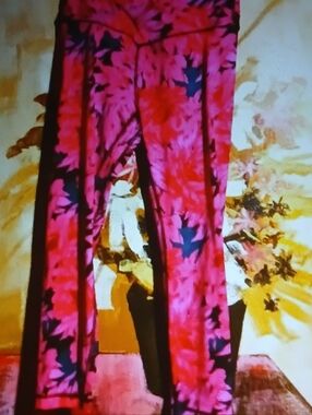 Victoria's Secret Pink and Black Floral Yoga Pants